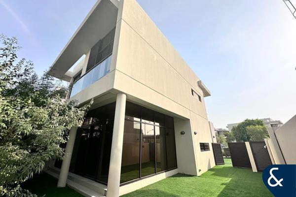 3 Bed Townhouse | Vacant | Corner Plot